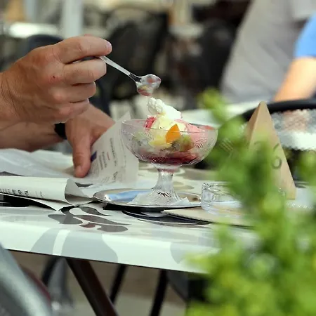 Stadtcafé Garni 3*